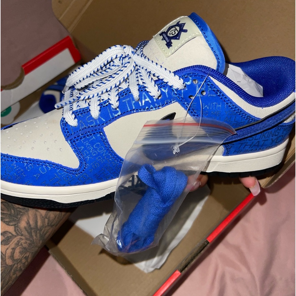 Dunks - Picture 2 of 2